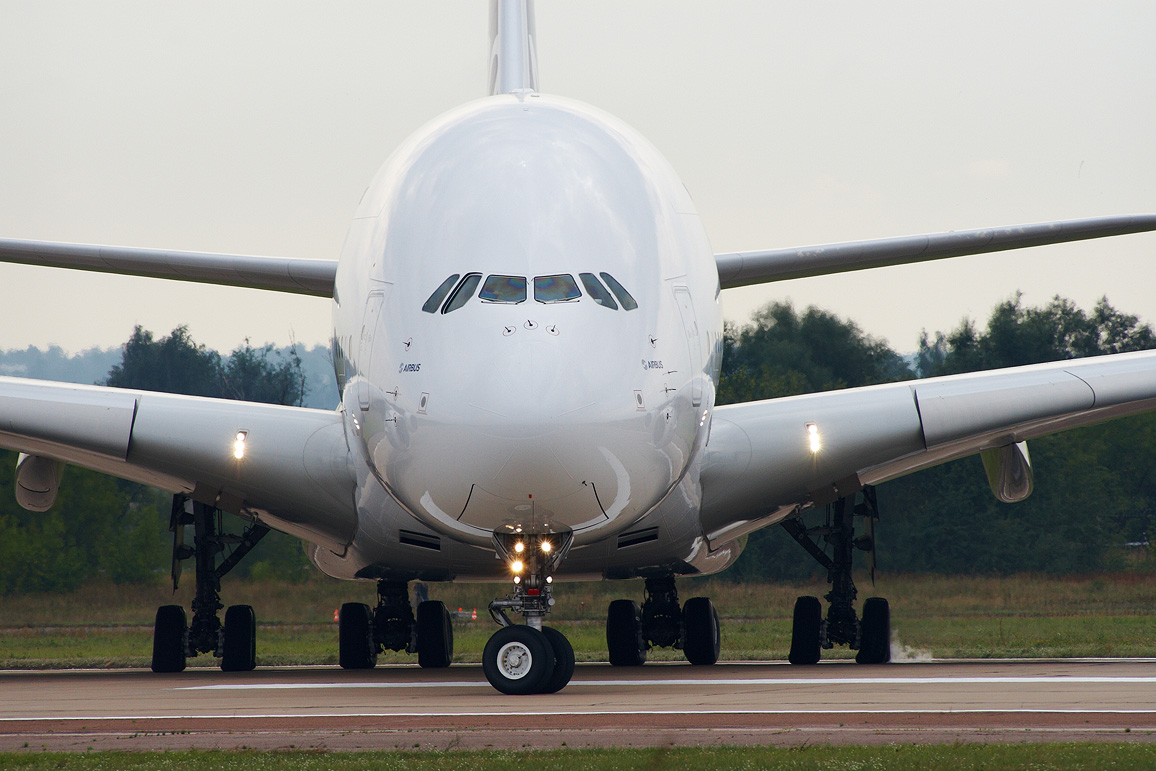 Airbus A380. Av: Roman Zelentsov (Rulexip). Licens: Creative Commons Attribution-Share Alike 3.0 Unported.